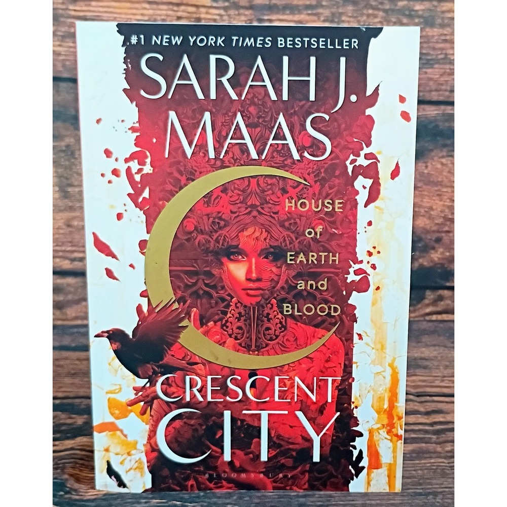 Sarah J Maas Crescent City House of Earth and Blood Paperback Book 9781635577020